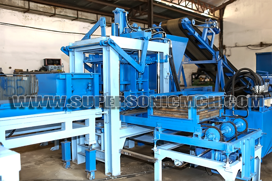 Newest Block Machine with best product result . Making the best concrete products quality by high pressure and high power vibration of block machine
